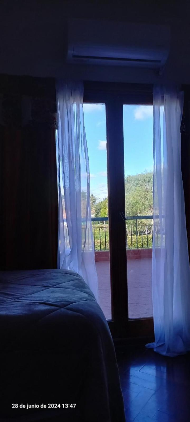 Victoria 3 Bed And Breakfast Есейса Екстер'єр фото