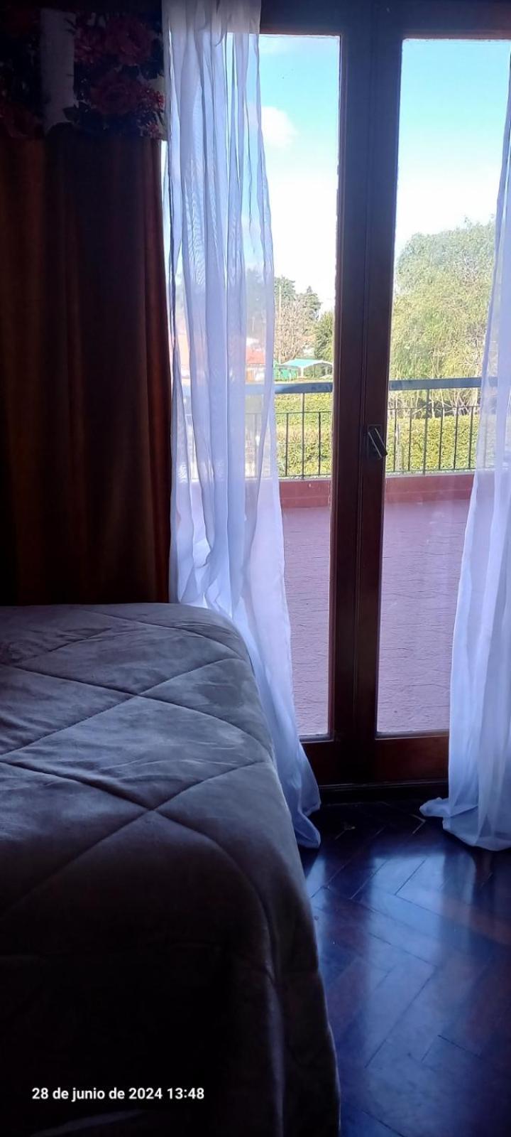 Victoria 3 Bed And Breakfast Есейса Екстер'єр фото